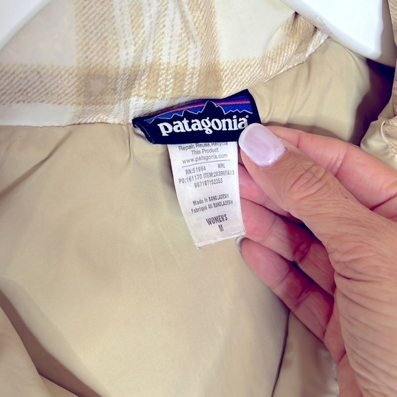 Patagonia Wooly Plaid in Raw Linen Neutral Color Hood Vest Puffer Size Medium - Picture 3 of 11